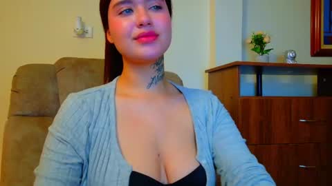 Snapshot of daddys_little_secrett chatting on 06/13/26, 12:08 Valen online show from 06/13/26, 12:08