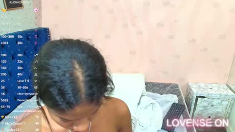 Snapshot of daddysneakinme chatting on 01/13/25, 01:56 Anny online show from 01/13/25, 01:56