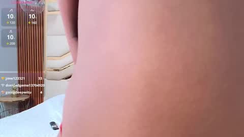 Snapshot of daddysneakinme chatting on 02/27/25, 07:37 Anny online show from 02/27/25, 07:37