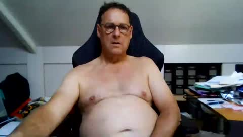 Snapshot of daddyspoenk chatting on 07/27/26, 02:35 Dannyspoenk online show from 07/27/26, 02:35