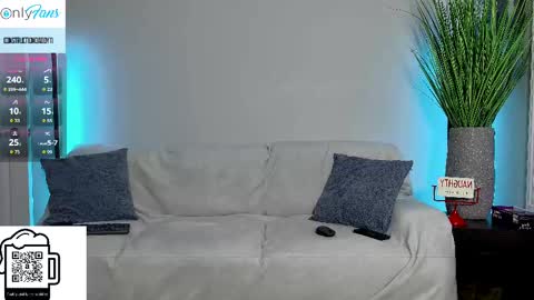 Snapshot of daddyxxluna chatting on 09/25/25, 02:59 ConstructionDaddy and Lady Luna online show from 09/25/25, 02:59