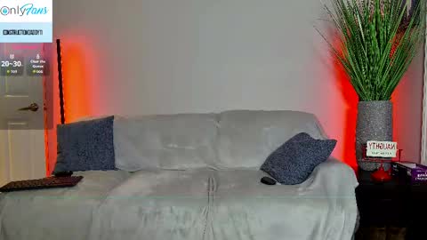 Snapshot of daddyxxluna chatting on 10/01/25, 01:44 ConstructionDaddy and Lady Luna online show from 10/01/25, 01:44