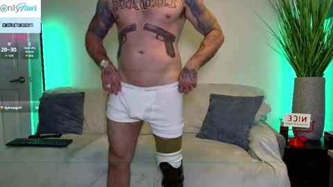 Snapshot of daddyxxluna chatting on 10/14/25, 02:56 ConstructionDaddy and Lady Luna online show from 10/14/25, 02:56