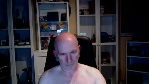 Snapshot of dadyscam chatting on 08/08/26, 07:05 dadyscam online show from 08/08/26, 07:05