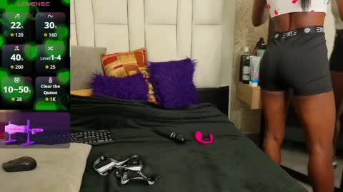 daffnelewis online show from 04/17/26, 11:24