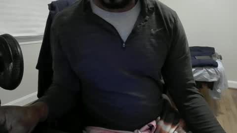 Snapshot of daffyduck71 chatting on 12/04/24, 01:25 daffyduck71 online show from 12/04/24, 01:25