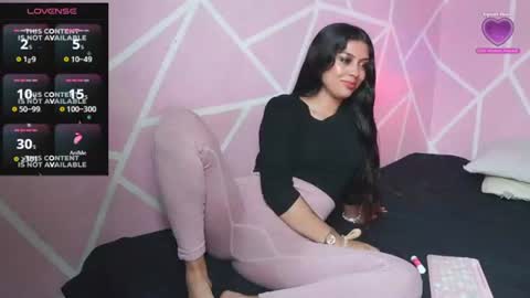 Snapshot of dafna_and_kris chatting on 06/18/26, 06:34 dafna and kris online show from 06/18/26, 06:34