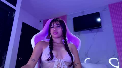 Dafne  online show from 11/28/25, 04:26