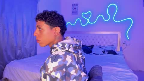 dafnezahiraa  online show from 10/05/25, 08:40