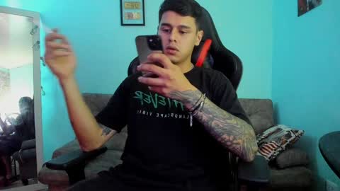 Snapshot of dage_19 chatting on 01/05/25, 03:22 my name is Jhon and I live in colombia online show from 01/05/25, 03:22