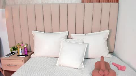  Dahiana   online show from 01/18/25, 11:43