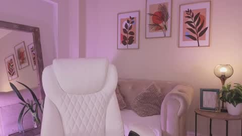 Dahiann Walcott online show from 04/24/26, 03:03