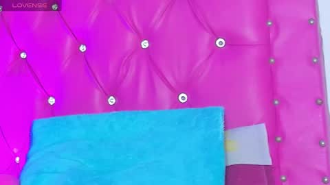 Snapshot of dahiangomezz chatting on 01/10/25, 06:28    online show from 01/10/25, 06:28