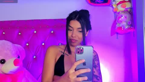 Snapshot of dahiangomezz chatting on 01/25/25, 06:13    online show from 01/25/25, 06:13