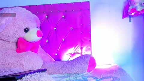 Snapshot of dahiangomezz chatting on 02/19/25, 08:44    online show from 02/19/25, 08:44