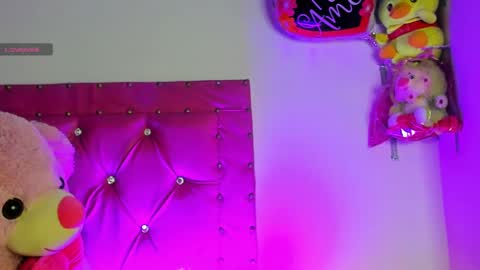 Snapshot of dahiangomezz chatting on 02/21/25, 08:18    online show from 02/21/25, 08:18