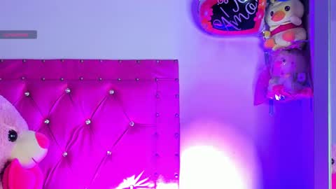 Snapshot of dahiangomezz chatting on 02/27/25, 08:17    online show from 02/27/25, 08:17