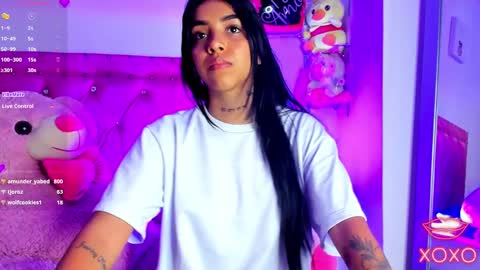 Snapshot of dahiangomezz chatting on 03/09/25, 05:49    online show from 03/09/25, 05:49