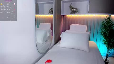 dahianthompson1_ online show from 03/02/26, 08:37