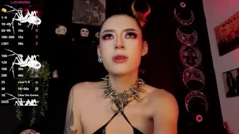 Snapshot of dahlia_darkwood chatting on 11/18/25, 04:50 Dahlia online show from 11/18/25, 04:50