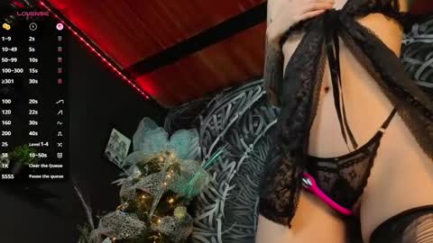 Snapshot of dahlia_darkwood chatting on 12/16/25, 03:22 Dahlia online show from 12/16/25, 03:22