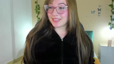 Dahlia online show from 12/20/25, 01:45