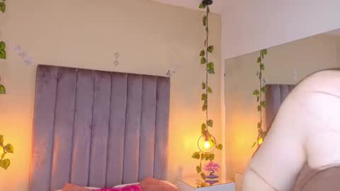 Dahlia online show from 03/21/26, 08:30