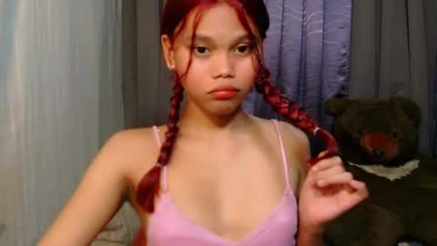 Snapshot of dahlia_vivienne chatting on 06/12/26, 06:18 yourgirlydahlia online show from 06/12/26, 06:18