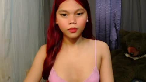 Snapshot of dahlia_vivienne chatting on 06/28/26, 05:19 yourgirlydahlia online show from 06/28/26, 05:19