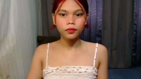 Snapshot of dahlia_vivienne chatting on 07/18/26, 07:45 yourgirlydahlia online show from 07/18/26, 07:45