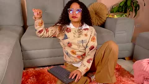 Dahli online show from 04/23/26, 12:56