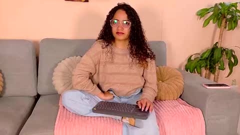 Snapshot of dahliabrowniee chatting on 05/06/26, 02:29 Dahli online show from 05/06/26, 02:29