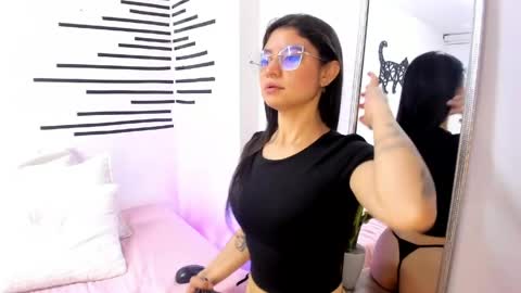 Snapshot of dahliacielo chatting on 06/04/26, 01:06 Dahlia Cielo online show from 06/04/26, 01:06