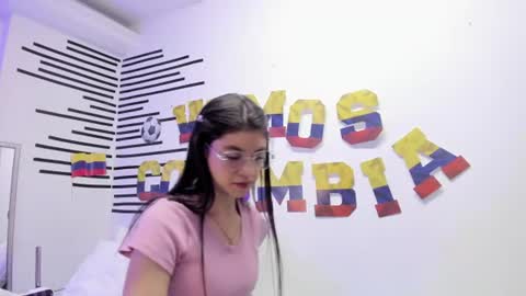 Snapshot of dahliacielo chatting on 06/19/26, 12:42 Dahlia Cielo online show from 06/19/26, 12:42