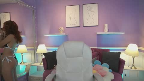 Dahlia Grey online show from 11/26/25, 11:44