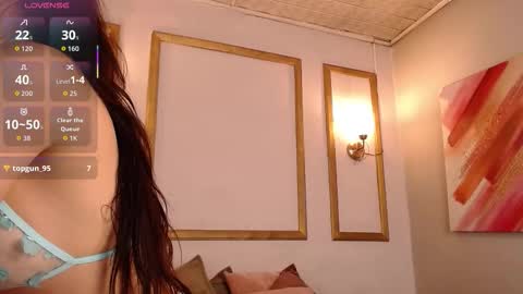 Dahlia online show from 11/11/25, 11:21