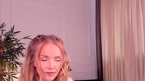 Deea  online show from 04/29/26, 08:07