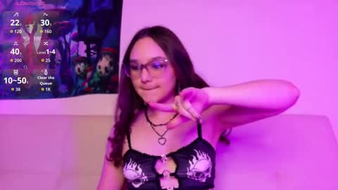 Snapshot of daihanae_ chatting on 10/18/25, 12:57 Natalia  online show from 10/18/25, 12:57