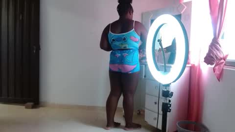 Daiisha.. online show from 04/16/26, 08:31