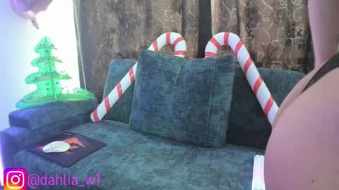 daila_ online show from 12/22/25, 05:54