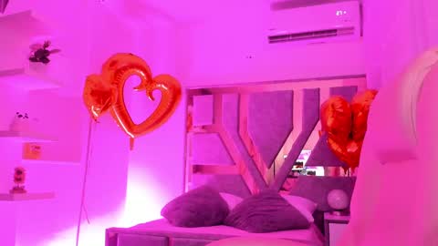 Snapshot of daila_01 chatting on 02/19/25, 11:25 Daila online show from 02/19/25, 11:25