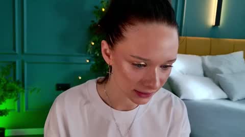 daily_glam online show from 09/23/25, 12:41