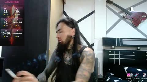 Snapshot of daimon_rock01 chatting on 10/27/25, 08:13 felipe online show from 10/27/25, 08:13