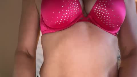 Snapshot of daisy9kat chatting on 11/30/25, 04:11 Daisy137 online show from 11/30/25, 04:11