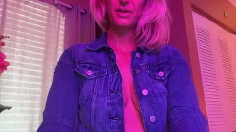 Snapshot of daisy9kat chatting on 02/24/26, 07:45 Daisy137 online show from 02/24/26, 07:45