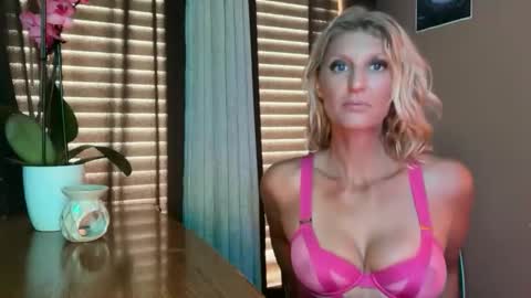 Snapshot of daisy9kat chatting on 03/02/26, 05:09 Daisy137 online show from 03/02/26, 05:09