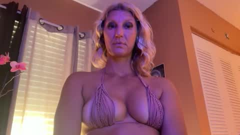 Snapshot of daisy9kat chatting on 03/23/26, 07:07 Daisy137 online show from 03/23/26, 07:07