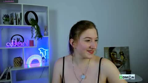 Snapshot of daisy_candy chatting on 10/26/25, 11:31 Little Di online show from 10/26/25, 11:31