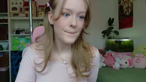 Snapshot of daisy_dollxo chatting on 04/30/26, 07:09 Daisy online show from 04/30/26, 07:09