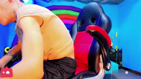 daisy_jonexxx22 online show from 04/07/26, 04:13